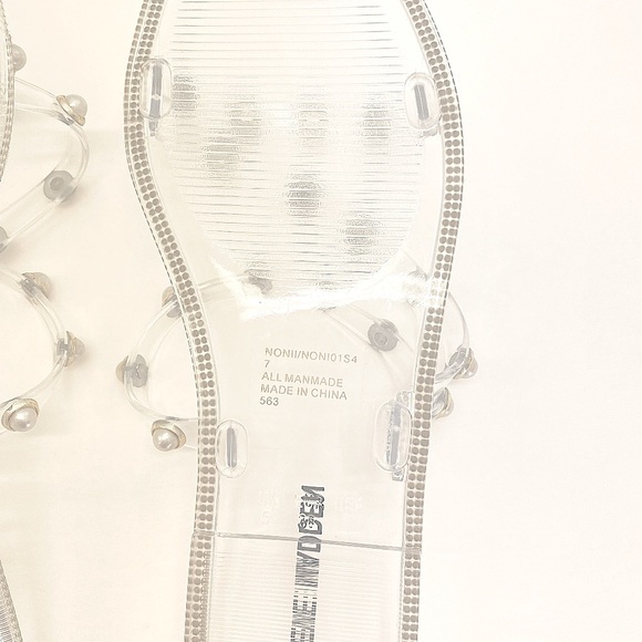 STEVE MADDEN NONII Clear/Pearl Embellished Sandals. Women's Size 7 - Picture 7 of 13